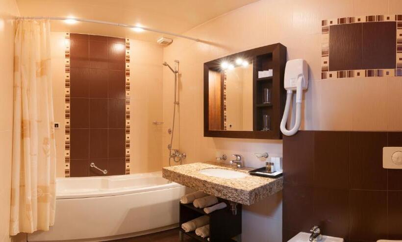 סוויטת ג'וניור עם מרפסת, Domaine Peshtera