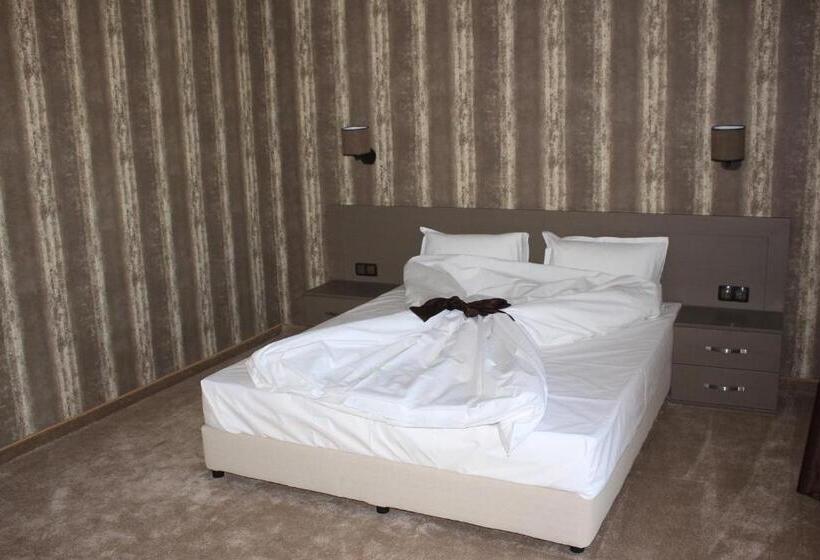 Quarto Estandar com Sacada, Nove