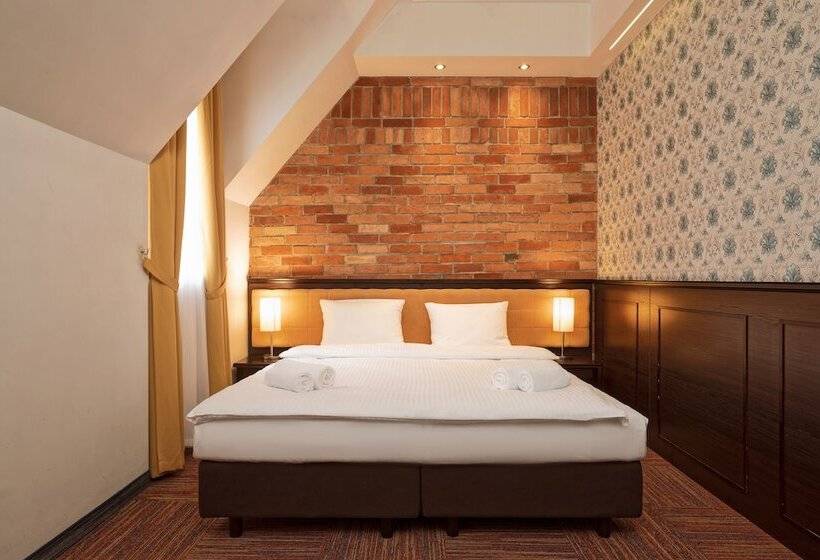 スタンダードルーム, Palazzo Rosso Old Town