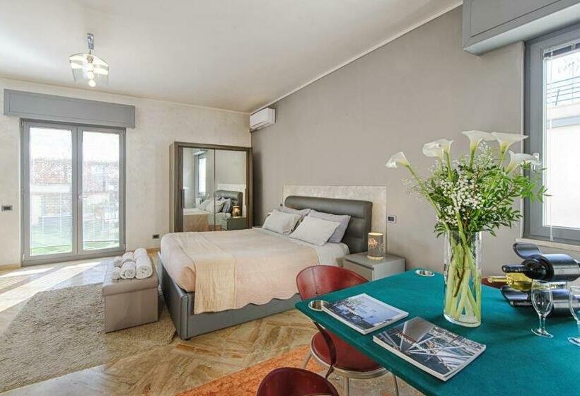 سوئیت با وان آب گرم, Penthouse Station Luxury Apts Le Dimore