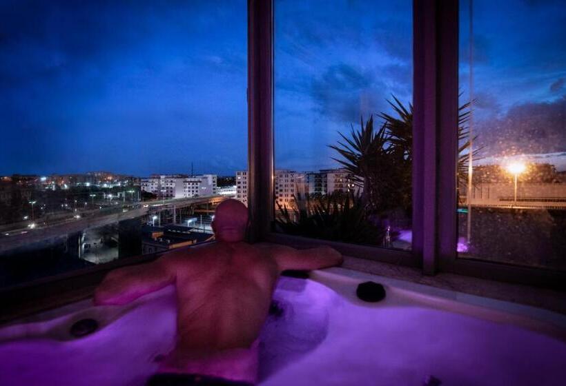 سوئیت با وان آب گرم, Penthouse Station Luxury Apts Le Dimore