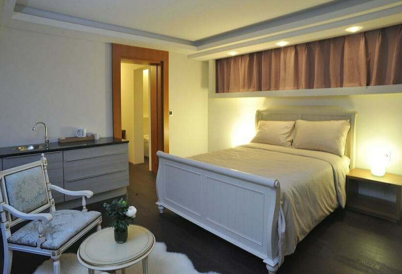 Полулюкс Одноместный с Террасой, Club Inner Hotel & Resort