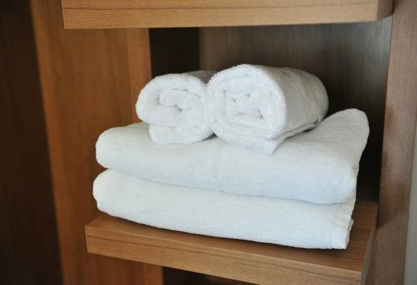 سوئیت جونیور با تراس, Club Inner Hotel & Resort