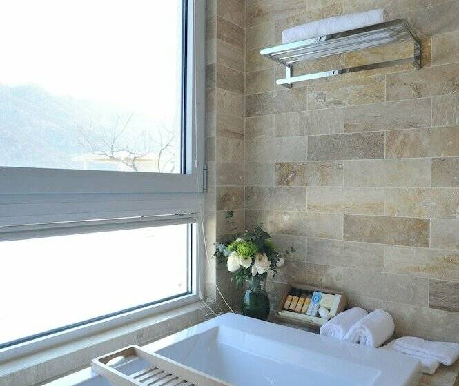 Полулюкс Одноместный с Террасой, Club Inner Hotel & Resort