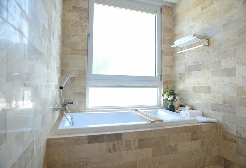 Полулюкс Одноместный с Террасой, Club Inner Hotel & Resort