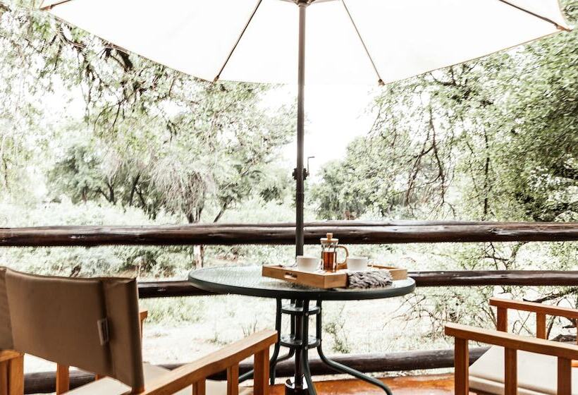 샬레, Baluleni Safari Lodge