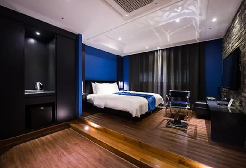 Chambre Deluxe, Floce
