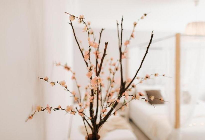 سوئیت با تخت بزرگ, Boutique Hotel   O House Ericeira Hills