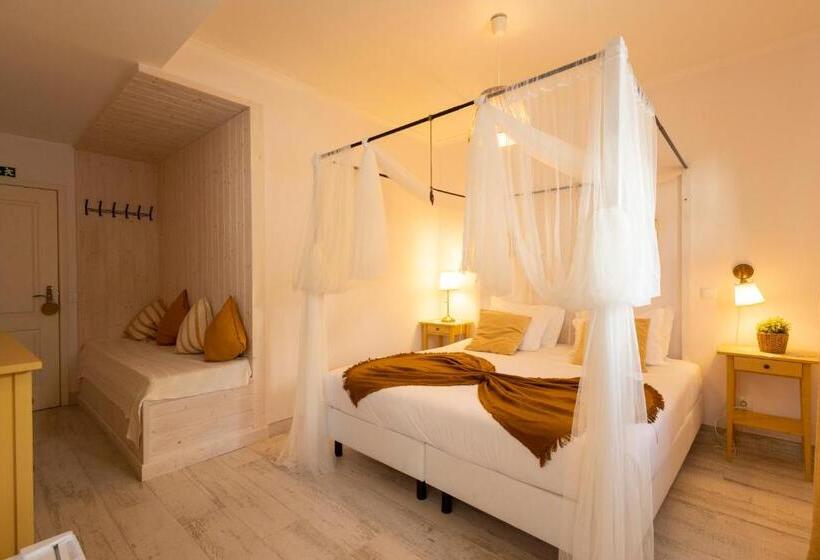 سوییت لوکس, Boutique Hotel   O House Ericeira Hills