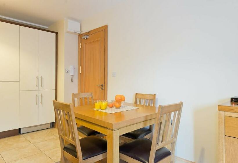 1 Bedroom Apartment, Broc House Suites