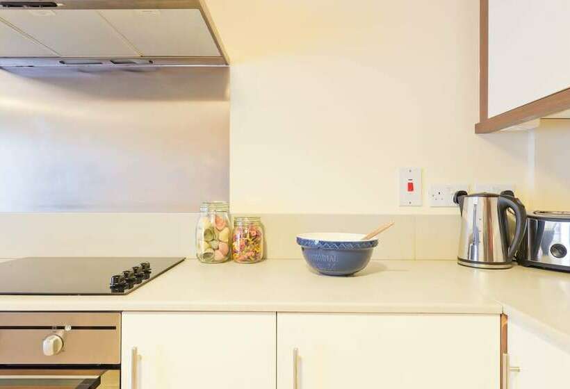 דירת חדר, Broc House Suites