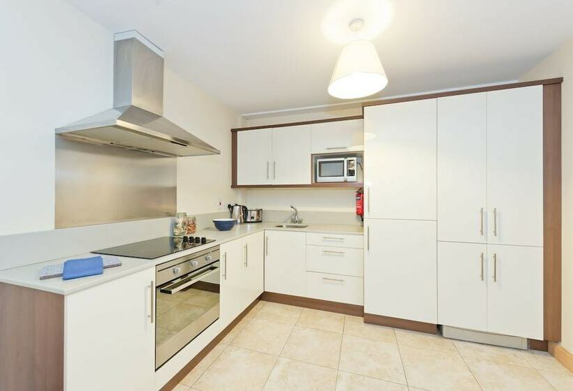 דירת חדר, Broc House Suites