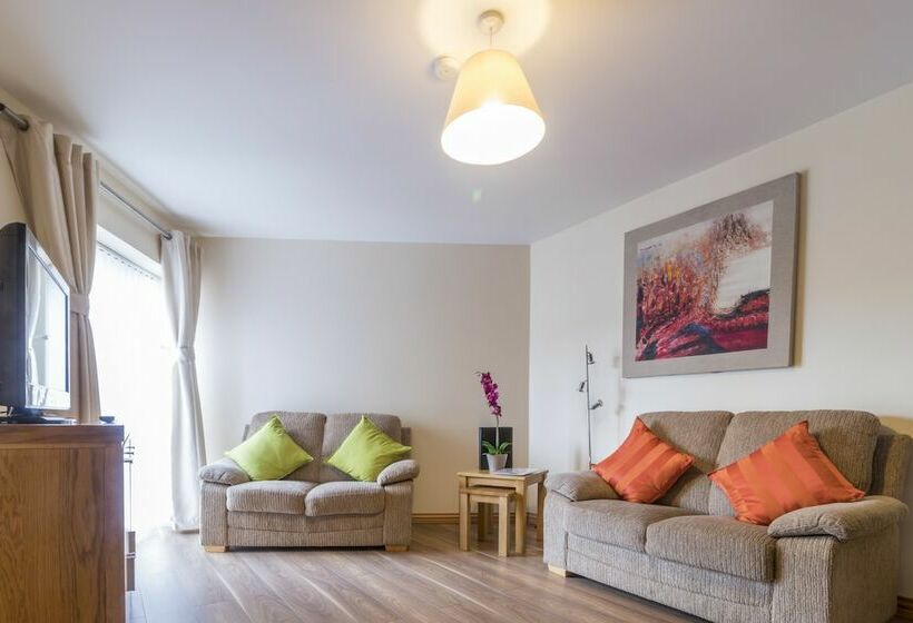 דירת חדר, Broc House Suites