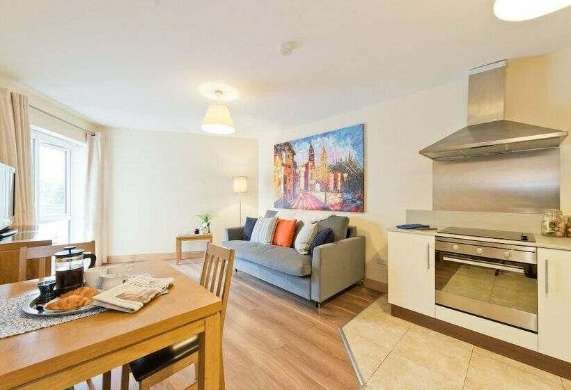 דירת חדר, Broc House Suites