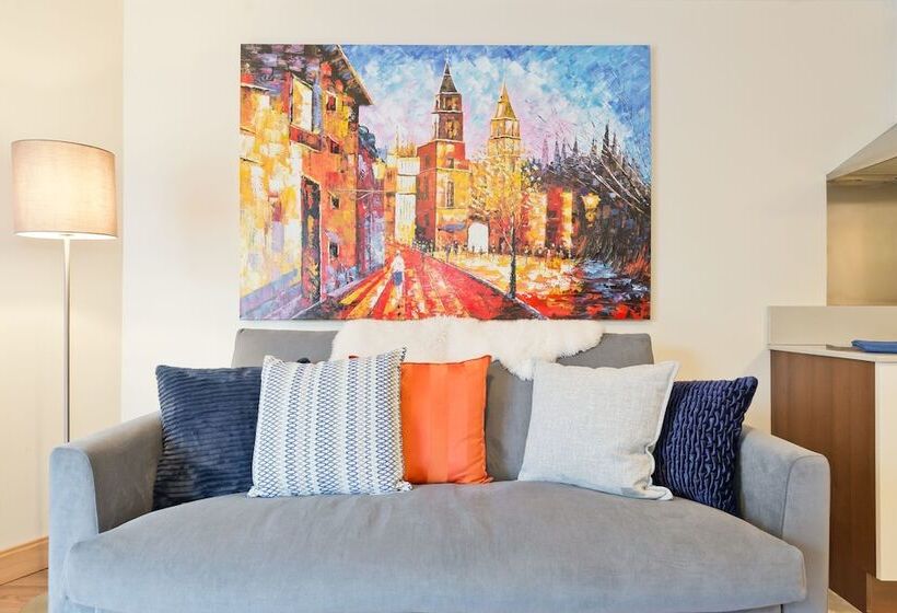 1 Bedroom Apartment, Broc House Suites