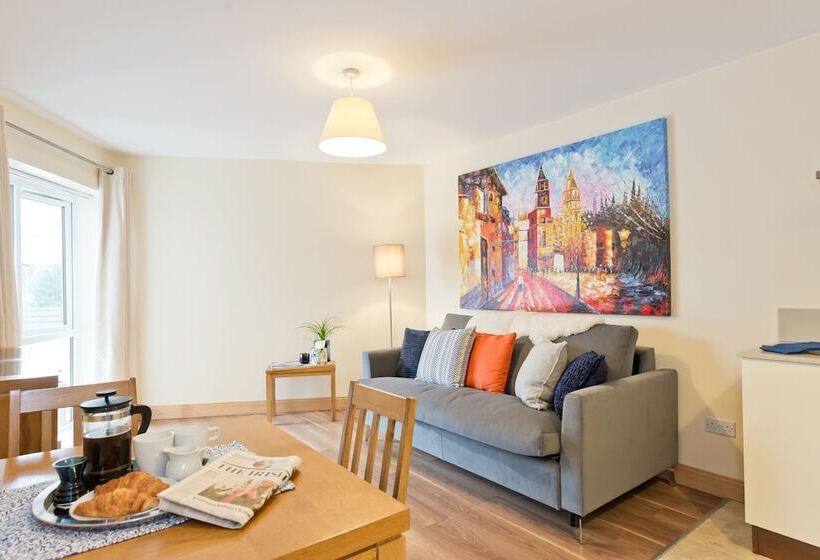 דירת חדר, Broc House Suites