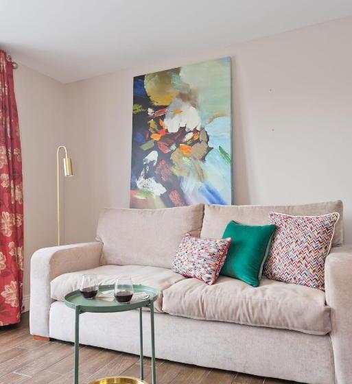 דירת פנטהאוז 1 חדרי שינה, Broc House Suites