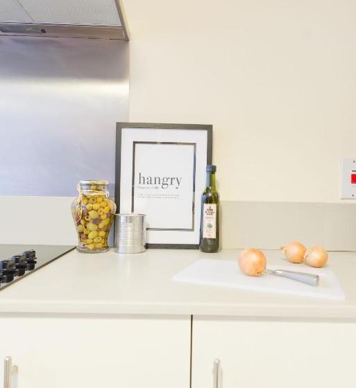 1 Bedroom Penthouse Apartment, Broc House Suites
