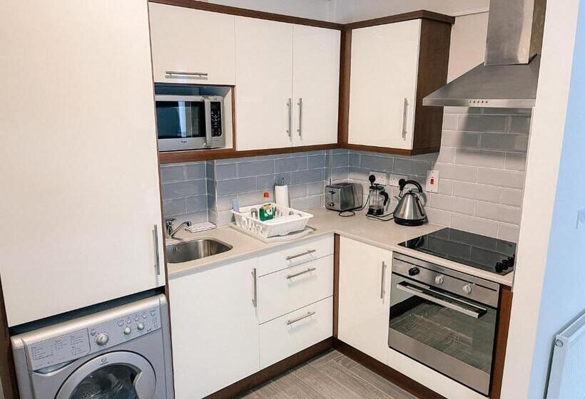 Superior Studio, Broc House Suites
