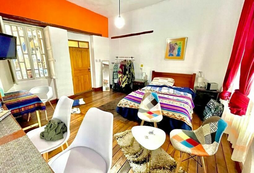 디럭스 스위트, Blue Door Housing Historic Quito