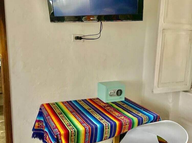 디럭스 스위트, Blue Door Housing Historic Quito