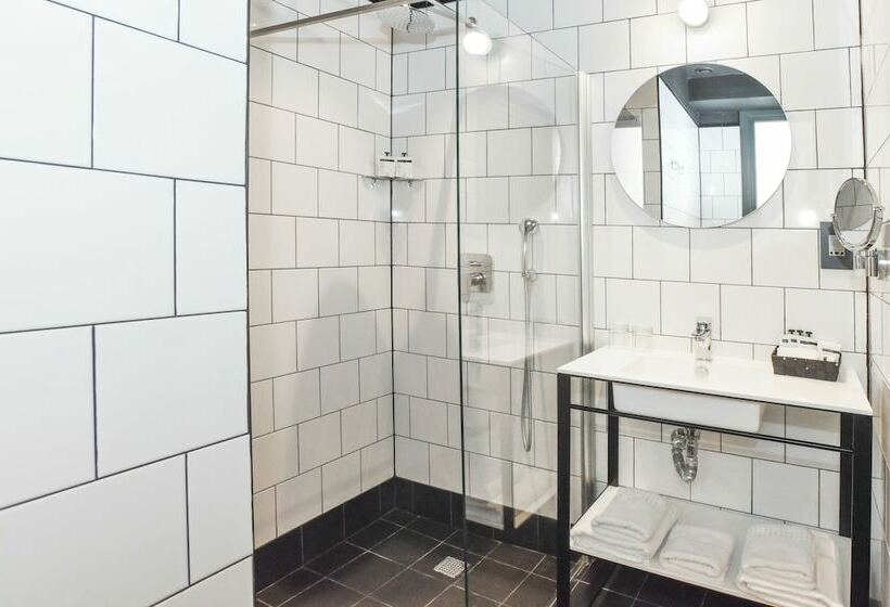 اتاق استاندارد, La Falconeria