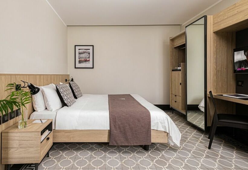 اتاق استاندارد, La Falconeria