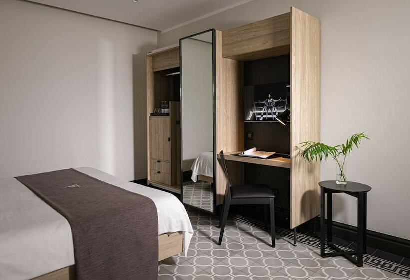 اتاق استاندارد, La Falconeria