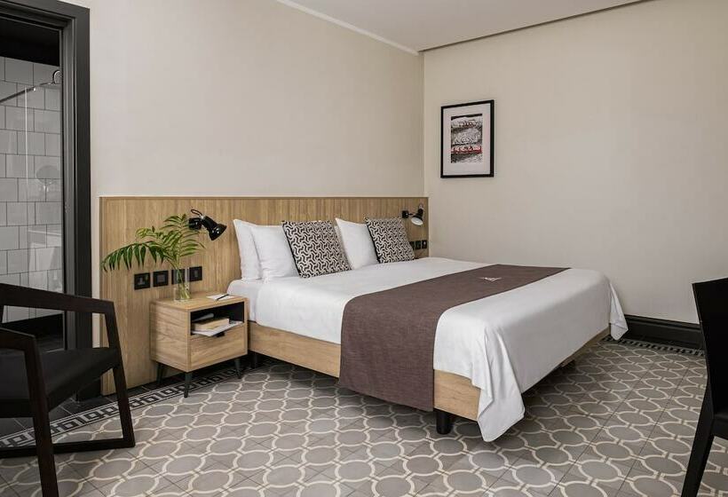 اتاق استاندارد, La Falconeria