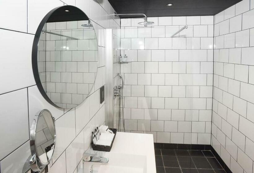 اتاق استاندارد, La Falconeria