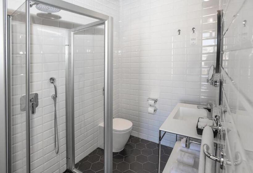 اتاق استاندارد با بالکن, La Falconeria