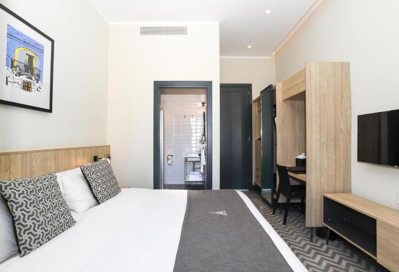 اتاق استاندارد با بالکن, La Falconeria