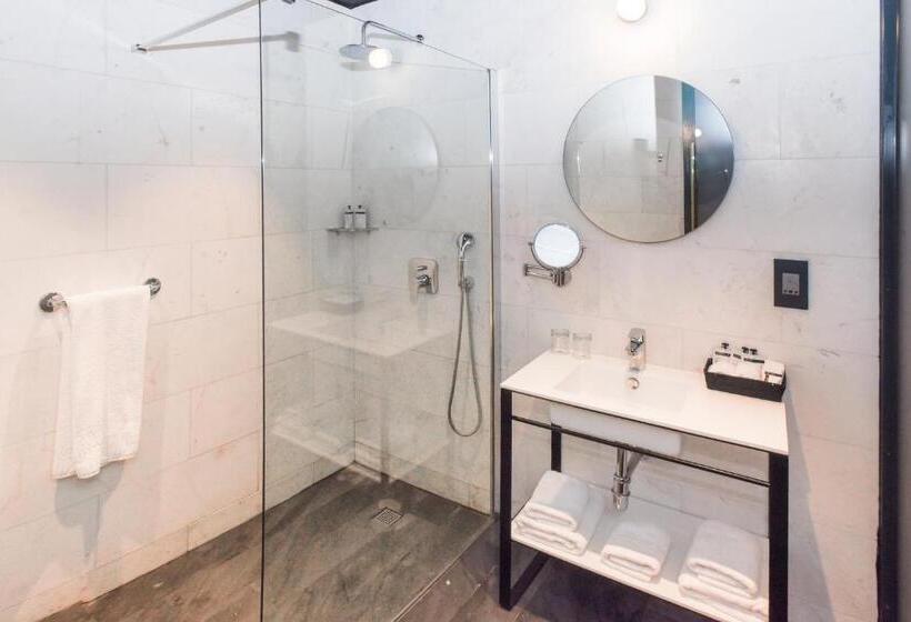 Superior suite with terrace, La Falconeria