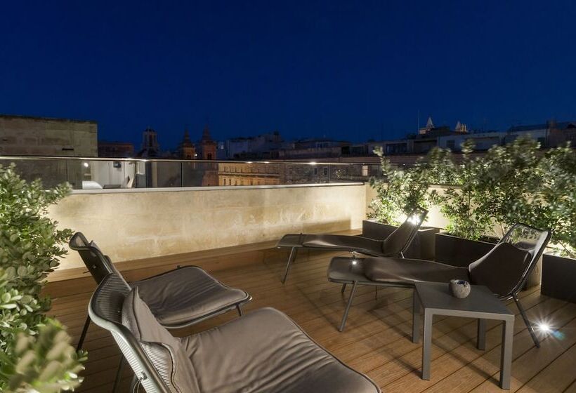 Superior suite with terrace, La Falconeria