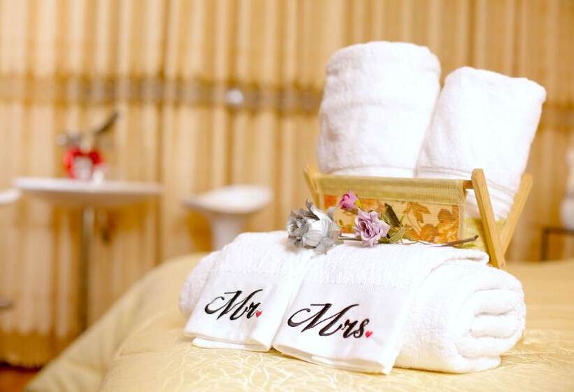 جناح جونيور, La Mansion Del Sol