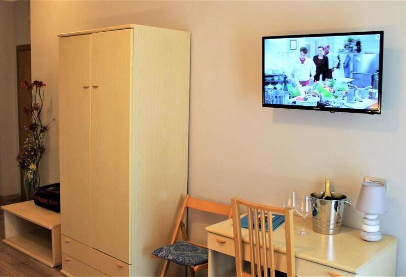 이코노미 룸, Panorama E Residence