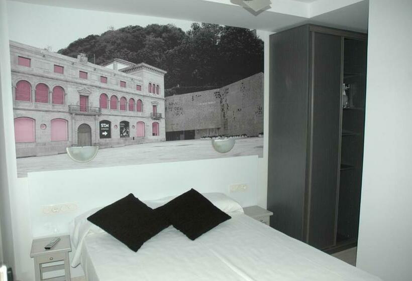 기본룸, Pensión Koxka