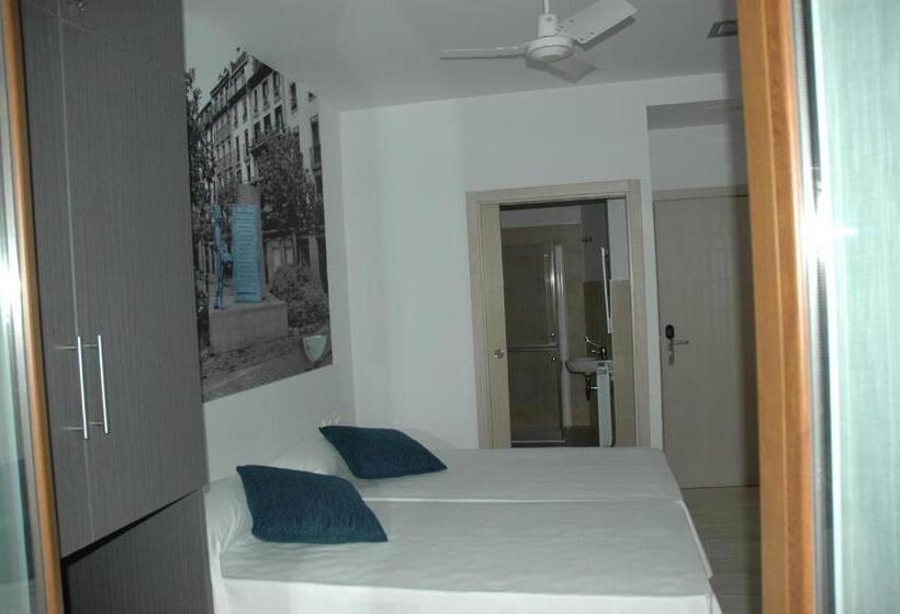 디럭스 룸, Pensión Koxka