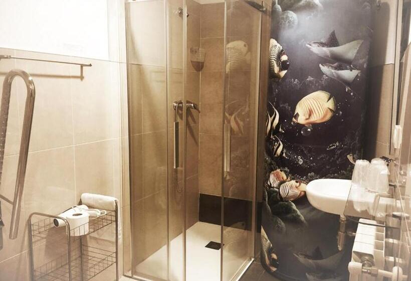 디럭스 룸, Pensión Koxka