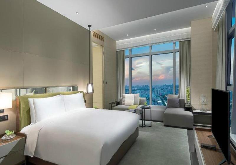 اتاق سوپریور با تخت بزرگ, Sofitel Foshan Shunde   Free Shuttle Bus During Canton Fair