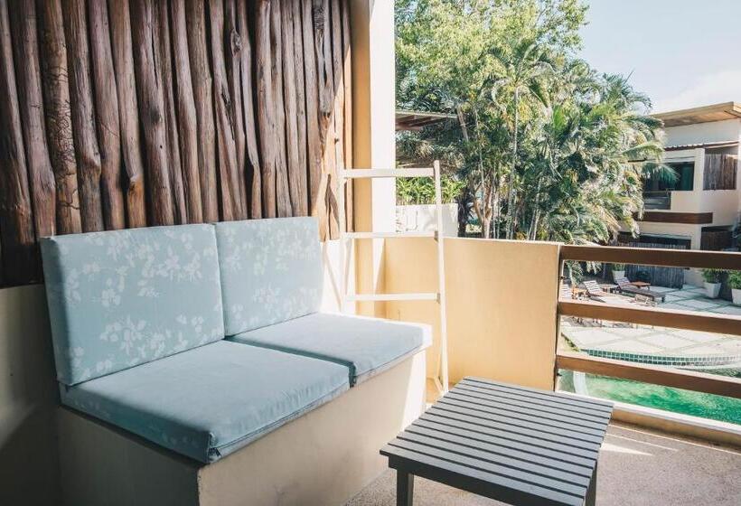 プールビュースタンダードルーム, The Hideaway Resort