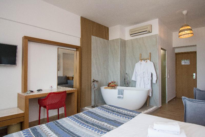 Полулюкс Вид на Море, Yianna Caravel Suites By Checkin Adults Only