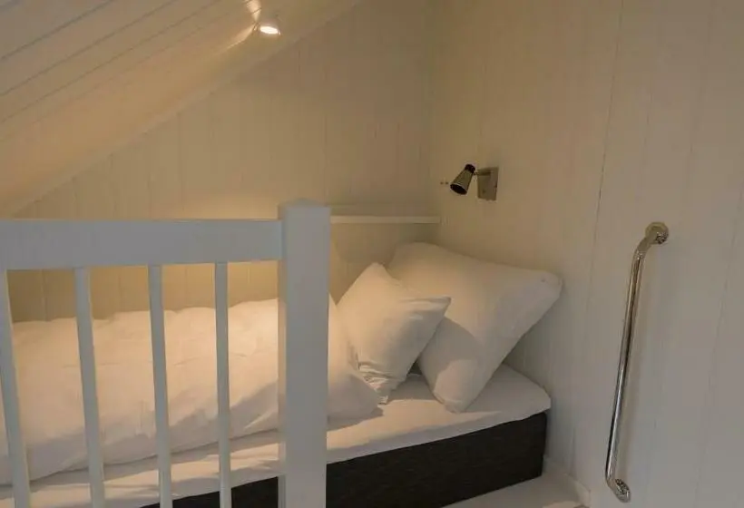 Standard Kolmen Hengen Huone, Krøgeneslåven Microtel