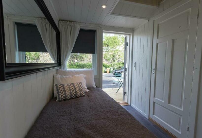 Номер Стандарт Трехместный, Krøgeneslåven Microtel