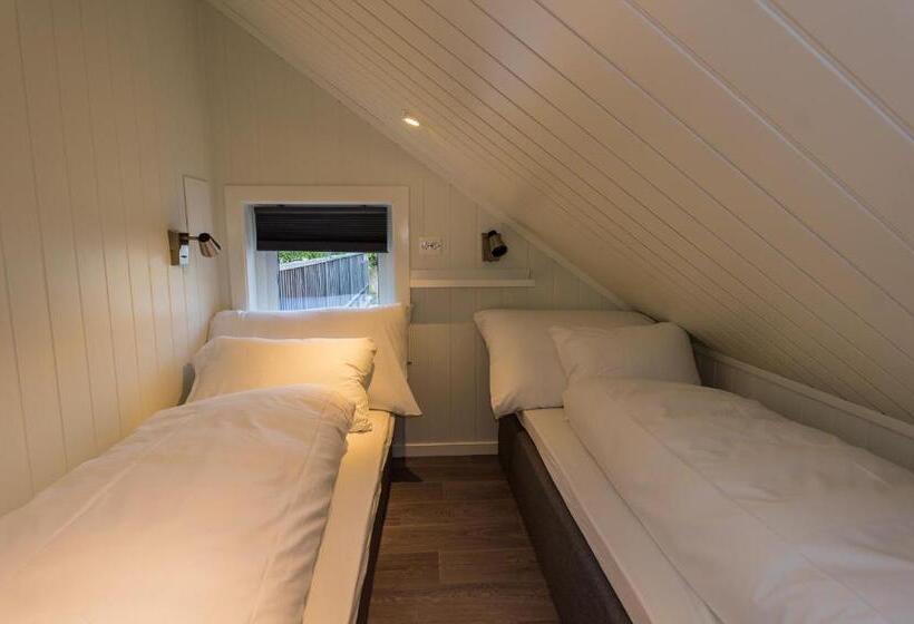 Семейный Номер, Krøgeneslåven Microtel