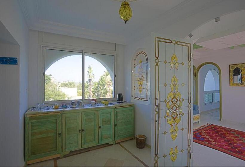 اتاق استاندارد با چشمانداز استخر, Dar El Yasmine Tunis