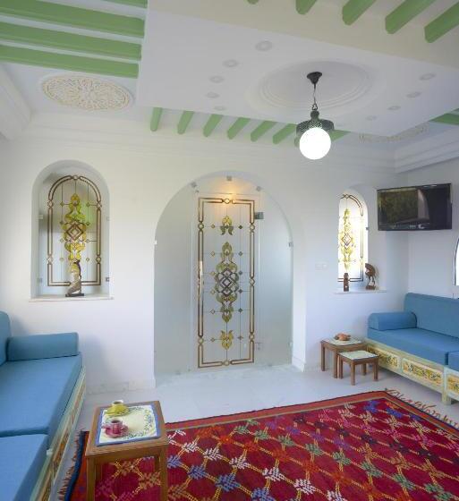 اتاق استاندارد با چشمانداز استخر, Dar El Yasmine Tunis