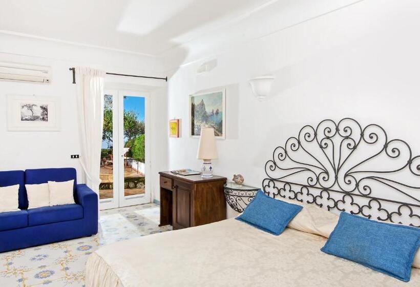 Standard Triple Room with Terrace, Il Giardino dell'Arte