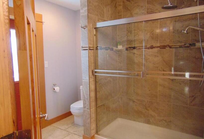 带大床的标准间, Paradise Acres Ranch