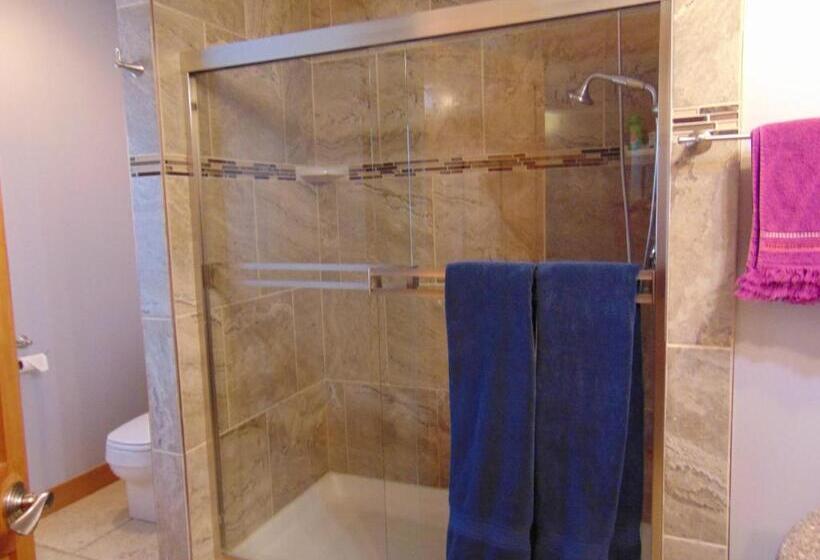 带大床的标准间, Paradise Acres Ranch